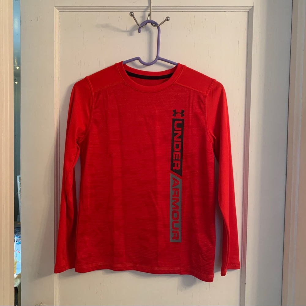 Used size youth M shirt.